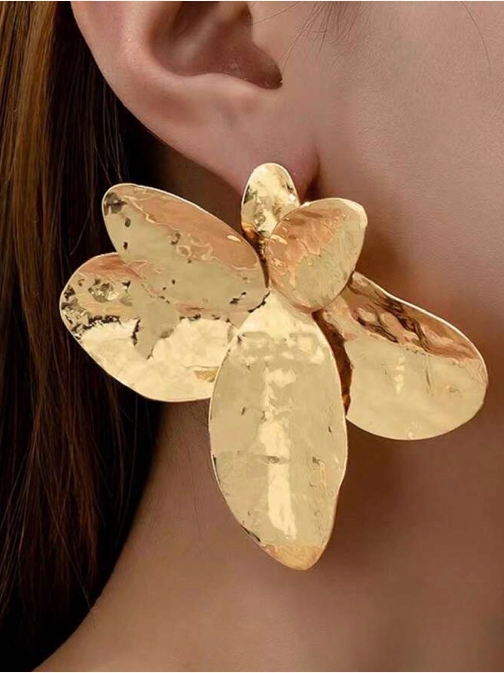 ✨ Luxury Gold Flower Statement Earrings – Bold Hammered Petal Fashion Jewelry